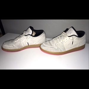 Jordan retro 1 lows “white gym yellow”